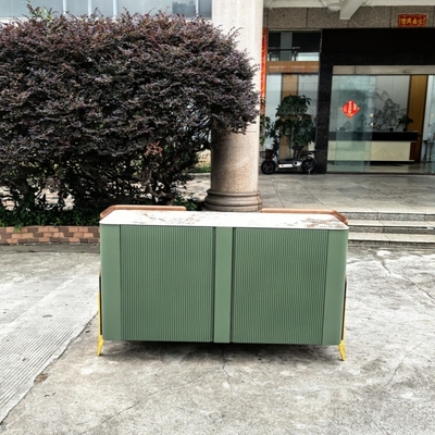 Table console avec plateau en céramique et marbre pour salon moderne, conçue par une équipe de designers professionnels